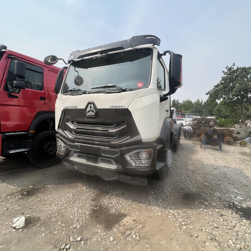SINOTRUK HOHAN - Tractor unit: picture 3 SINOTRUK HOHAN - Tractor unit: picture 3