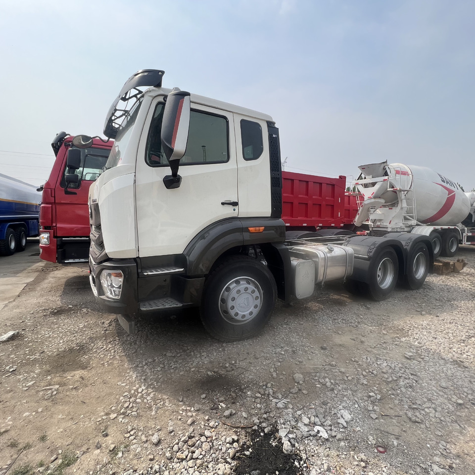 SINOTRUK HOHAN - Tractor unit: picture 4 SINOTRUK HOHAN - Tractor unit: picture 4