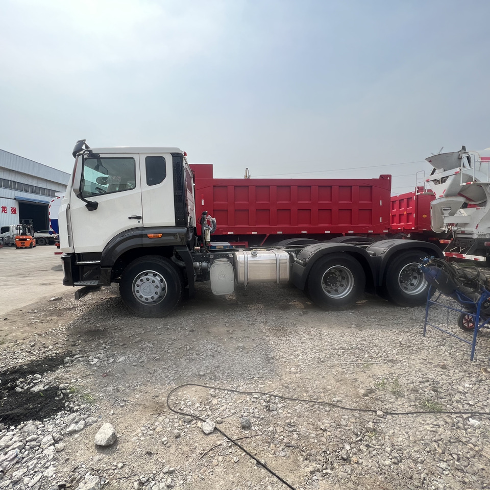 SINOTRUK HOHAN - Tractor unit: picture 5 SINOTRUK HOHAN - Tractor unit: picture 5