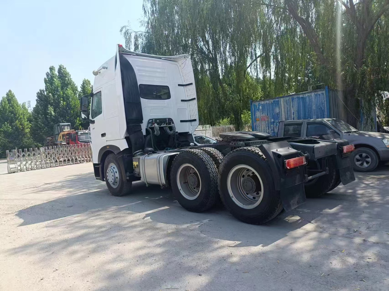 SINOTRUK HOWO A7 - Tractor unit: picture 5 SINOTRUK HOWO A7 - Tractor unit: picture 5