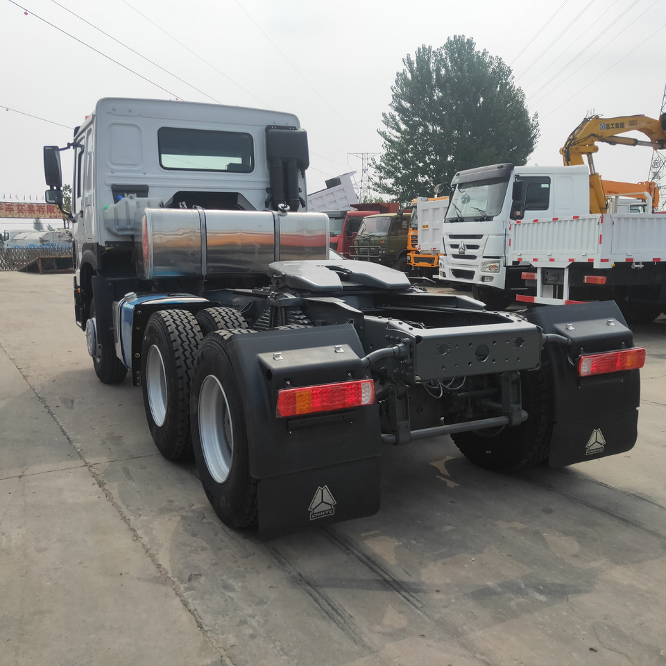 SINOTRUK HOWO - Tractor unit: picture 3 SINOTRUK HOWO - Tractor unit: picture 3