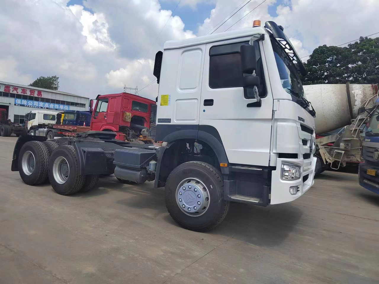 SINOTRUK HOWO - Tractor unit: picture 4 SINOTRUK HOWO - Tractor unit: picture 4