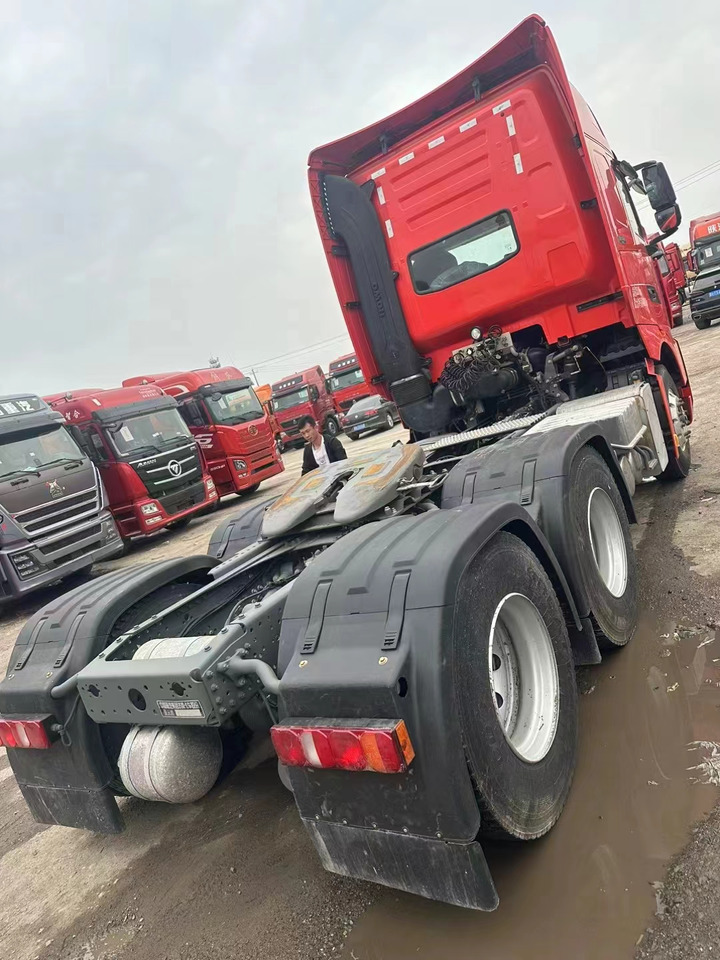 SINOTRUK HOWO - Tractor unit: picture 3 SINOTRUK HOWO - Tractor unit: picture 3