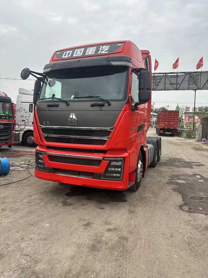 SINOTRUK HOWO - Tractor unit: picture 1 SINOTRUK HOWO - Tractor unit: picture 1