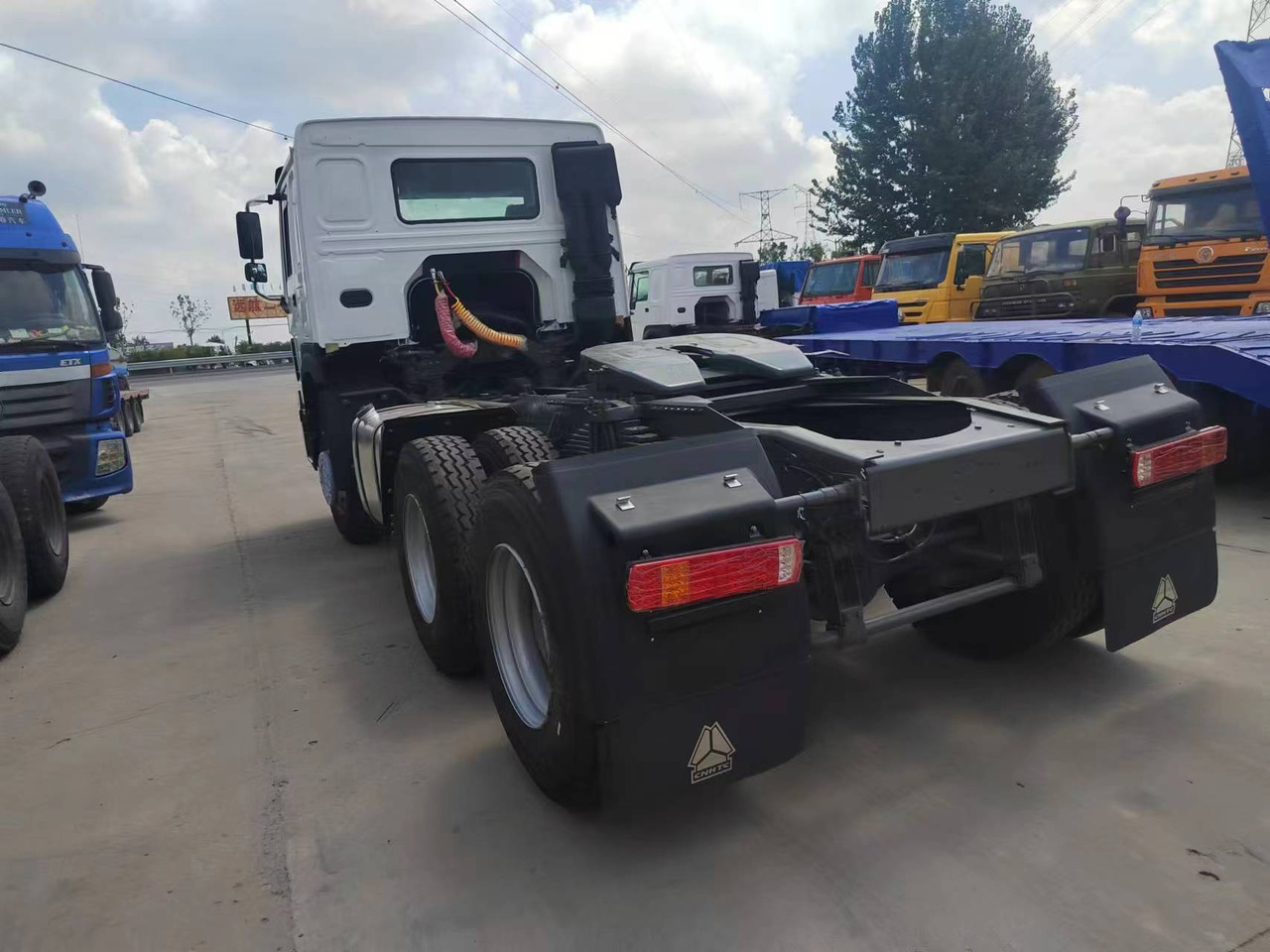 SINOTRUK HOWO - Tractor unit: picture 3 SINOTRUK HOWO - Tractor unit: picture 3