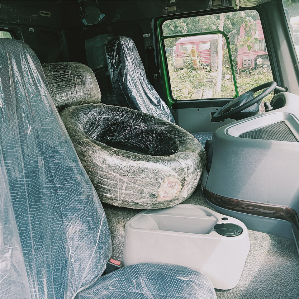 Tractor unit SINOTRUK HOWO tralier head: picture 8 Tractor unit SINOTRUK HOWO tralier head: picture 8