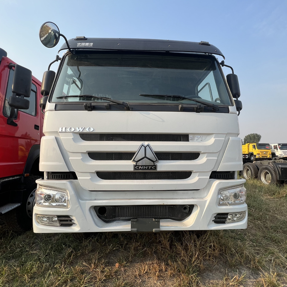 SINOTRUK HOWO tralier head - Tractor unit: picture 5 SINOTRUK HOWO tralier head - Tractor unit: picture 5