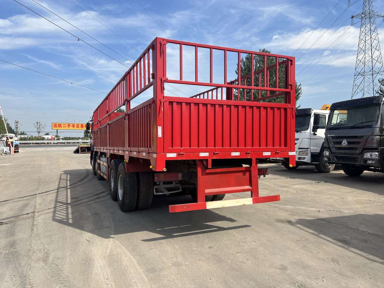 SINOTRUK HOWO 8*4 Fence Truck - Truck: picture 5 SINOTRUK HOWO 8*4 Fence Truck - Truck: picture 5