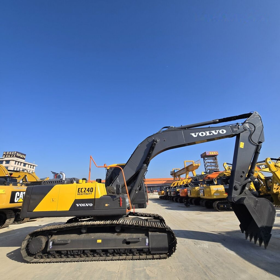 Volvo EC240 - Crawler excavator: picture 4 Volvo EC240 - Crawler excavator: picture 4