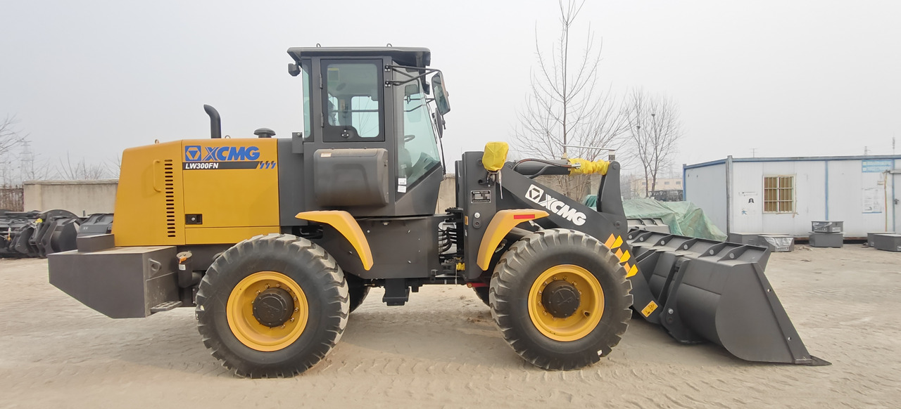 XCMG LW300FN - Wheel loader: picture 2 XCMG LW300FN - Wheel loader: picture 2