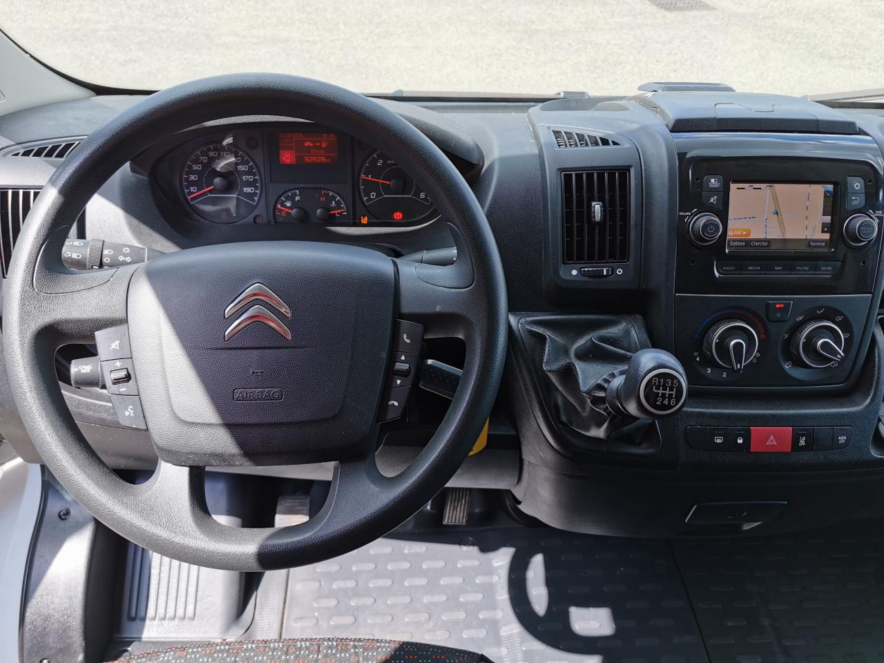 CITROEN Jumper 3.5t L2H2 2.2 HDi S&S - 140 III FOURGON TOLE Fourgon Tolé 35 L2H2 PHASE 3 - Panel van: picture 4 CITROEN Jumper 3.5t L2H2 2.2 HDi S&S - 140 III FOURGON TOLE Fourgon Tolé 35 L2H2 PHASE 3 - Panel van: picture 4