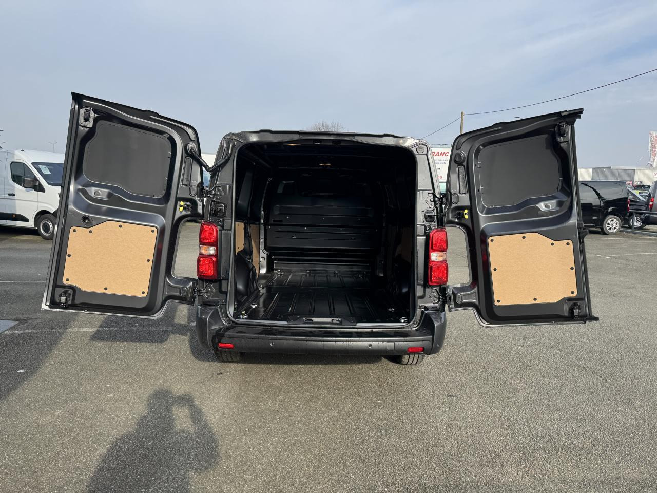 CITROEN jumpy 2 PLACES XL 2.0 BLUEHDI 180CH S&S PACK PREMIUM CONNECT EAT8 - Panel van: picture 2 CITROEN jumpy 2 PLACES XL 2.0 BLUEHDI 180CH S&S PACK PREMIUM CONNECT EAT8 - Panel van: picture 2