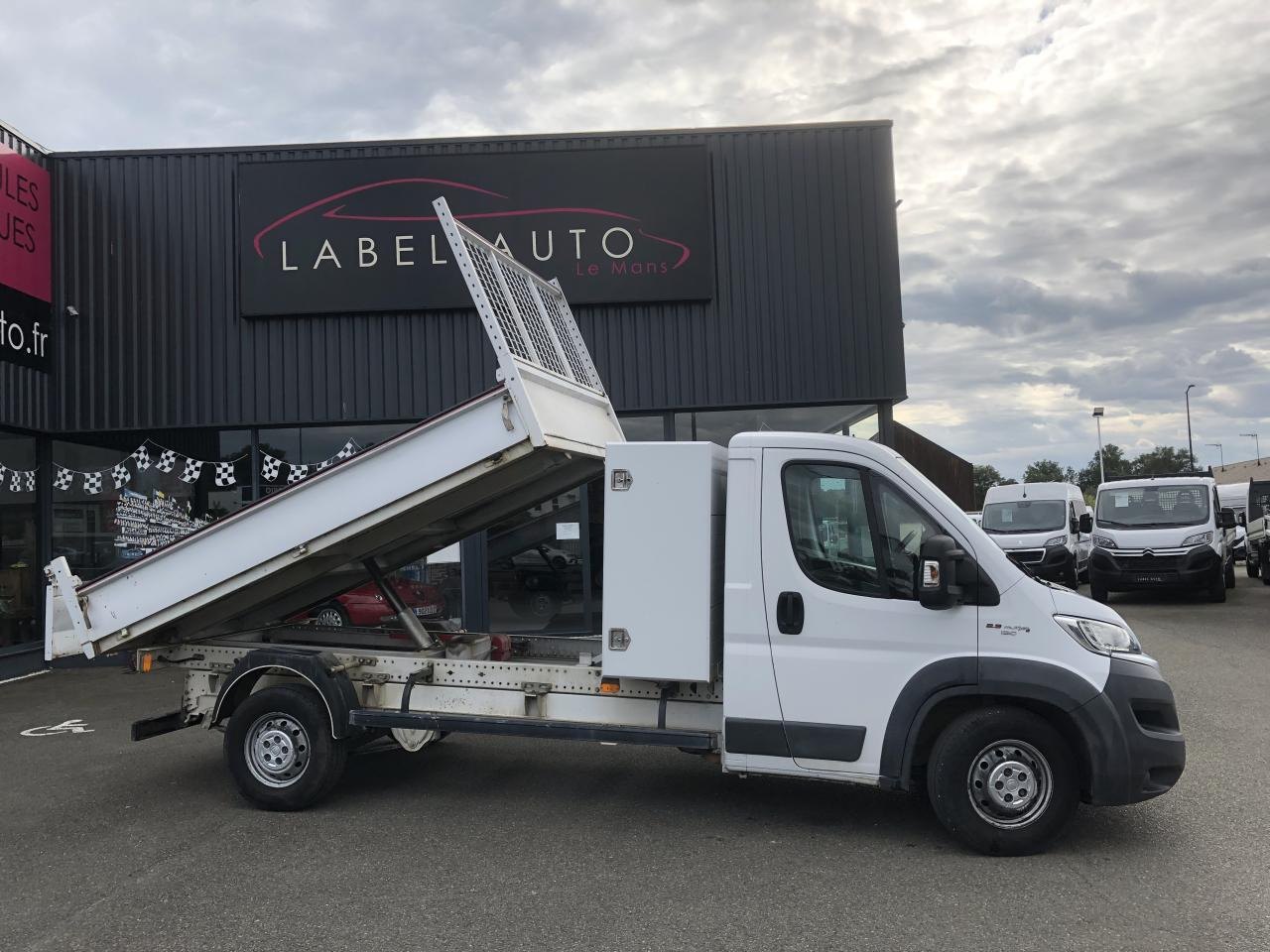 FIAT DUCATO 3T5 MAXI BENNE + COFFRE 2.3 JTD 130 CH PACK PRO NAV - Tipper van: picture 1 FIAT DUCATO 3T5 MAXI BENNE + COFFRE 2.3 JTD 130 CH PACK PRO NAV - Tipper van: picture 1