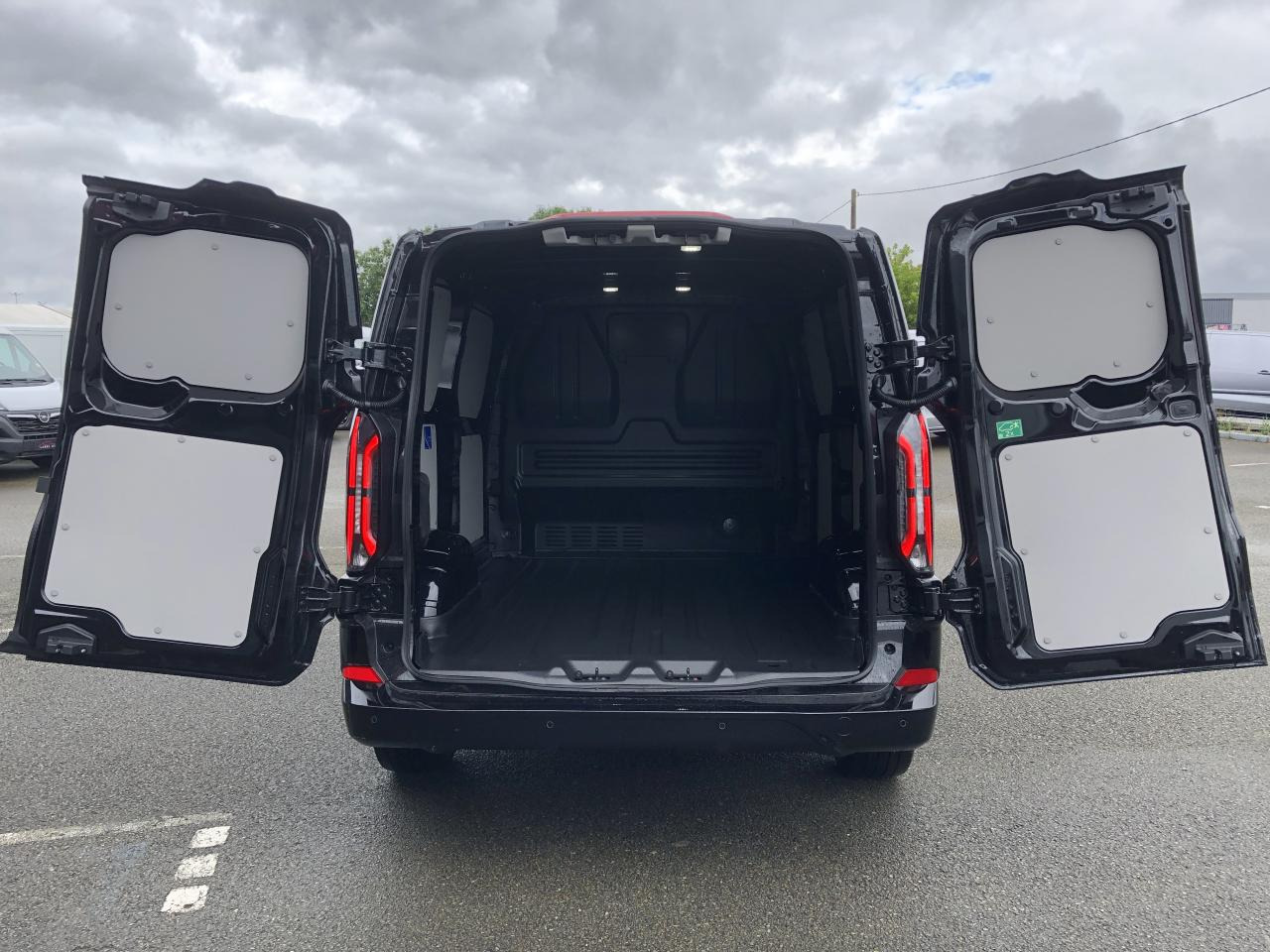 FORD transit custom L1H1 2.0 ECOBLUE 170CH SPORT BVA8 PACK CAM JA - Panel van: picture 2 FORD transit custom L1H1 2.0 ECOBLUE 170CH SPORT BVA8 PACK CAM JA - Panel van: picture 2