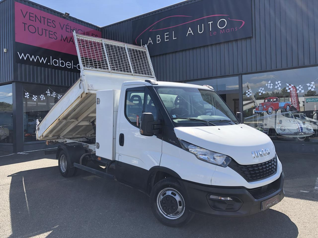 IVECO Daily 35C14 3T5 BENNE + COFFRE RJ 2.3L 140CH - Tipper van: picture 2 IVECO Daily 35C14 3T5 BENNE + COFFRE RJ 2.3L 140CH - Tipper van: picture 2