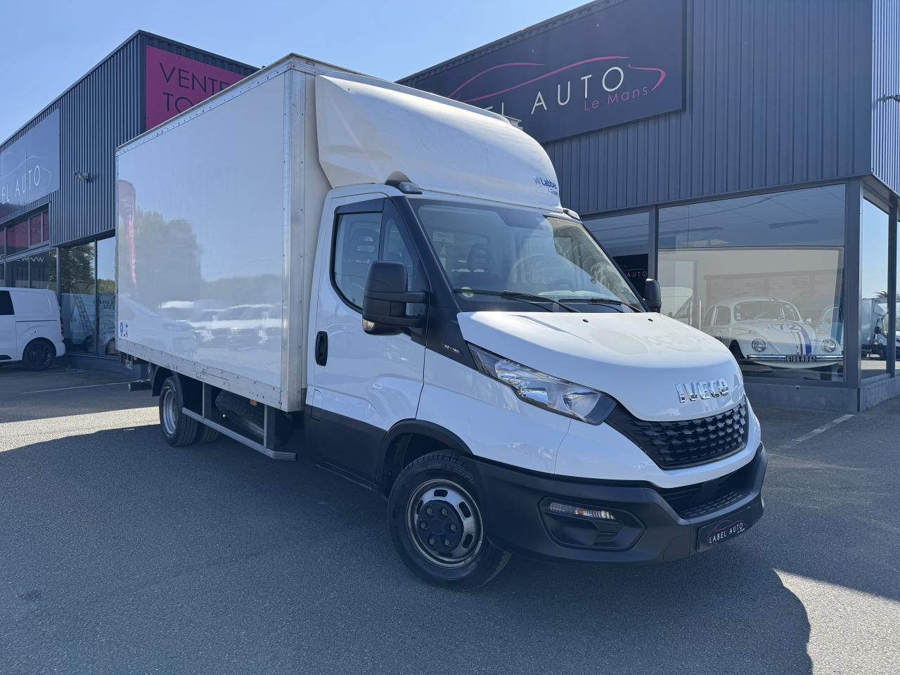 IVECO Daily 35C16 CAISSE HAYON 20M3 RJ 3.0L 160CH - Closed box van: picture 2 IVECO Daily 35C16 CAISSE HAYON 20M3 RJ 3.0L 160CH - Closed box van: picture 2
