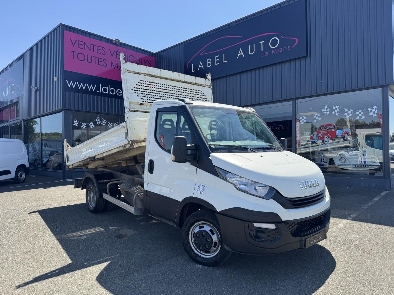 IVECO daily 35 C 12 BENNE RJ 2.3 120 CH - Tipper van: picture 2 IVECO daily 35 C 12 BENNE RJ 2.3 120 CH - Tipper van: picture 2