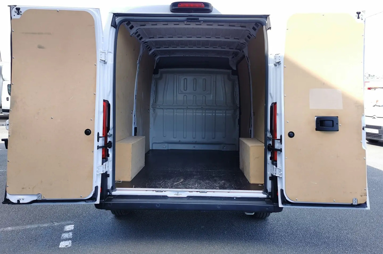 Peugeot Boxer 333 L2H2 2.2 BLUEHDI S&S 140CH ASPHALT - Panel van: picture 3 Peugeot Boxer 333 L2H2 2.2 BLUEHDI S&S 140CH ASPHALT - Panel van: picture 3