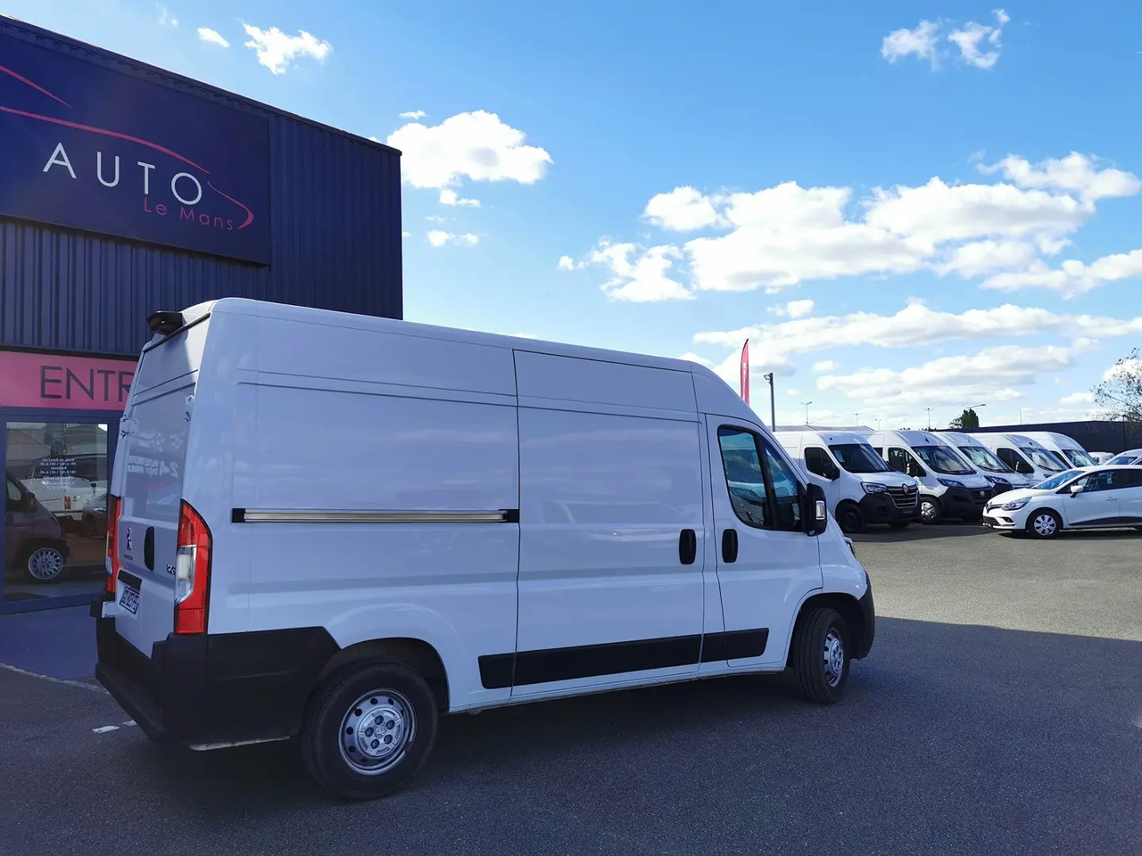 Peugeot Boxer 333 L2H2 2.2 BLUEHDI S&S 140CH ASPHALT - Panel van: picture 5 Peugeot Boxer 333 L2H2 2.2 BLUEHDI S&S 140CH ASPHALT - Panel van: picture 5