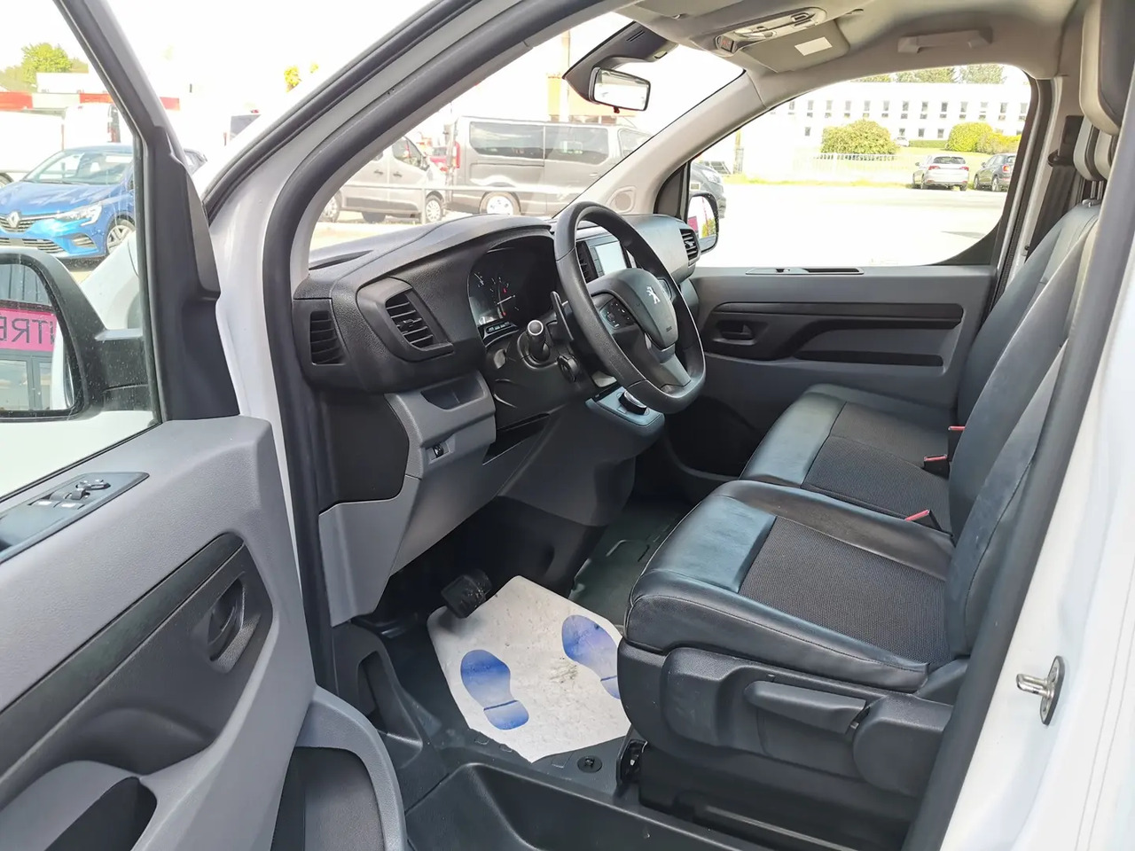 Peugeot Expert LONG 2.0 BLUEHDI 180CH S&S ASPHALT EAT8 - Panel van: picture 4 Peugeot Expert LONG 2.0 BLUEHDI 180CH S&S ASPHALT EAT8 - Panel van: picture 4