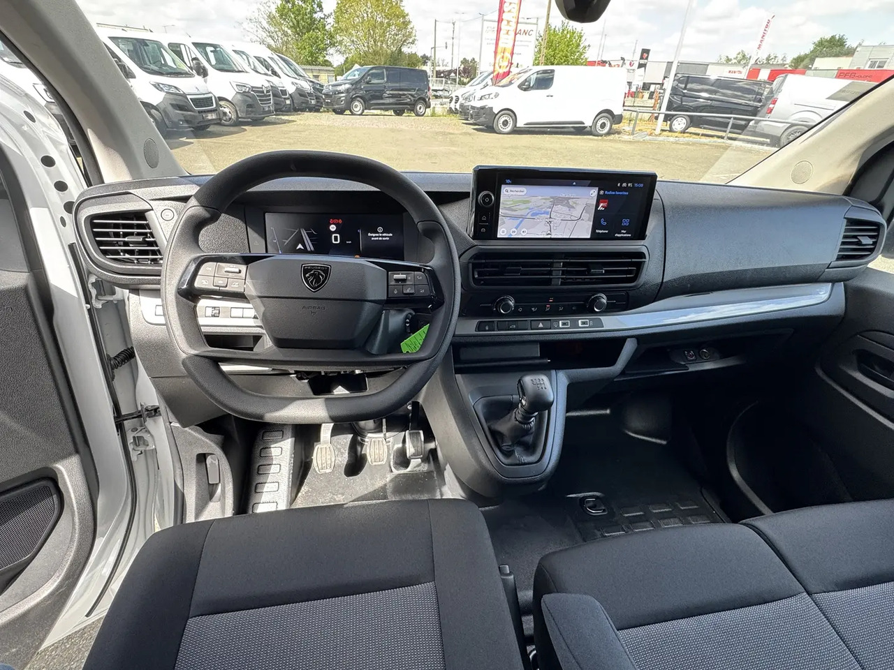 Peugeot Expert M 2.0 BLUEHDI 145CH PACK PREMIUM CONNECT - Panel van: picture 4 Peugeot Expert M 2.0 BLUEHDI 145CH PACK PREMIUM CONNECT - Panel van: picture 4
