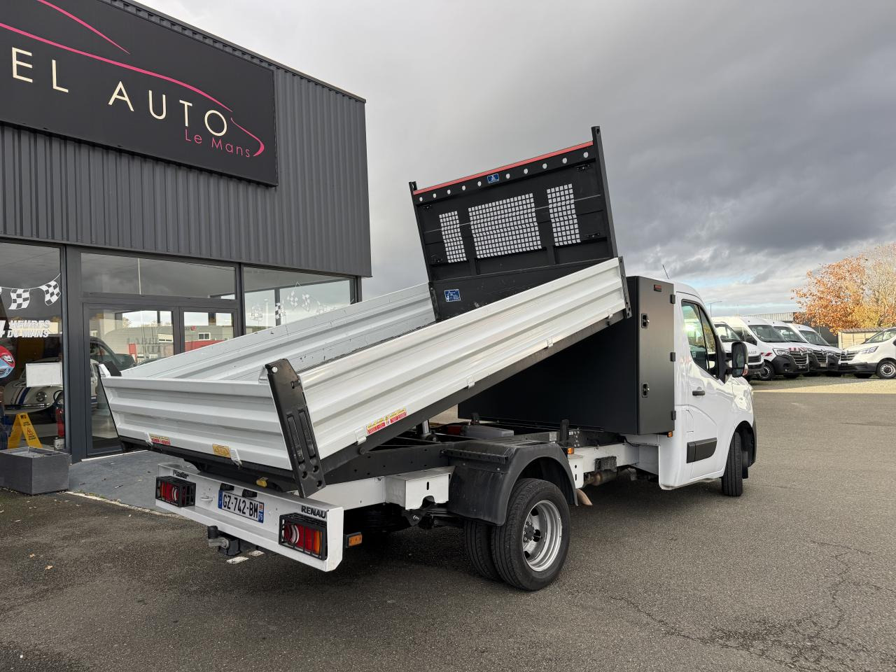 RENAULT MASTER 3T5 BENNE COFFRE RJ 2.3 DCI 145CH PROPULSION - Tipper van: picture 4 RENAULT MASTER 3T5 BENNE COFFRE RJ 2.3 DCI 145CH PROPULSION - Tipper van: picture 4