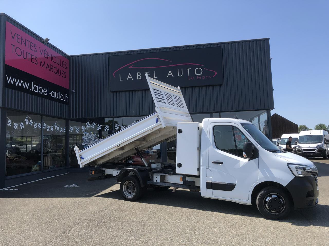 RENAULT MASTER 3T5 BENNE COFFRE RJ 2.3DCI130CH PROPULSION - Tipper van: picture 1 RENAULT MASTER 3T5 BENNE COFFRE RJ 2.3DCI130CH PROPULSION - Tipper van: picture 1