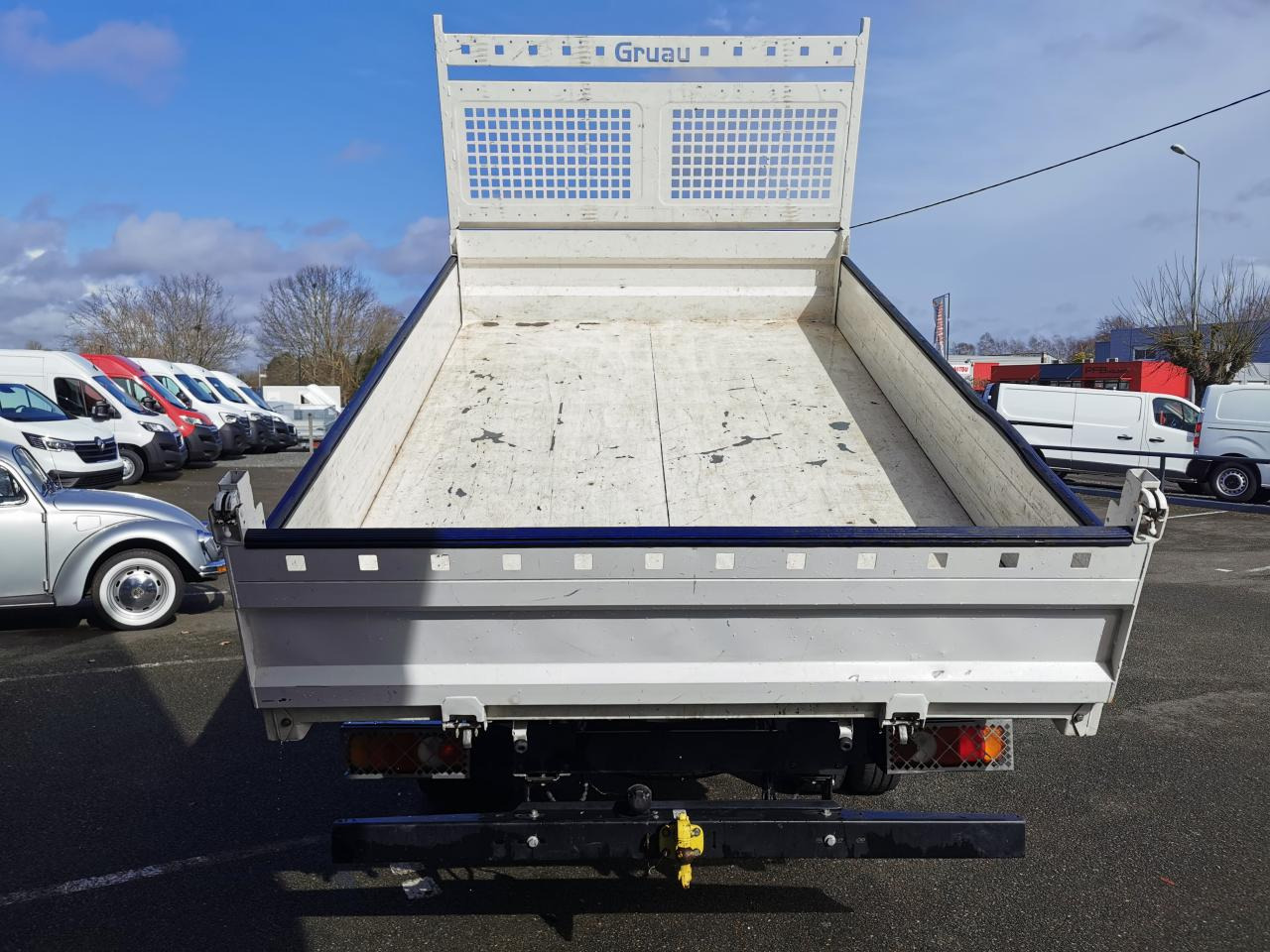RENAULT MASTER 3T5 BENNE COFFRE RJ 2.3DCI130CH PROPULSION - Tipper van: picture 4 RENAULT MASTER 3T5 BENNE COFFRE RJ 2.3DCI130CH PROPULSION - Tipper van: picture 4