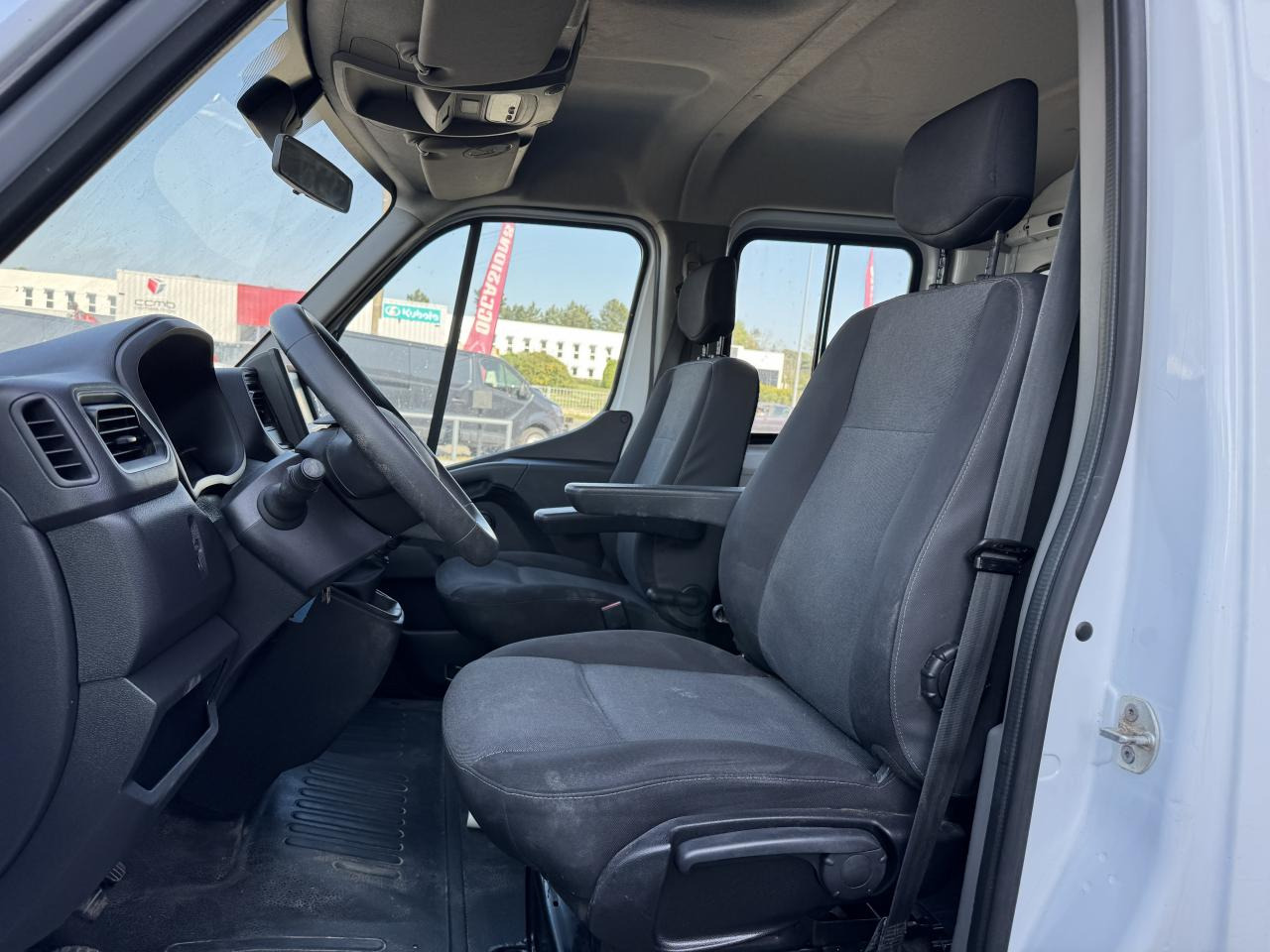 RENAULT MASTER 3T5 BENNE + COFFRE RJ DOUBLE CABINE 6 PL 2.3 DCI 130 CH CONFORT - Tipper van: picture 4 RENAULT MASTER 3T5 BENNE + COFFRE RJ DOUBLE CABINE 6 PL 2.3 DCI 130 CH CONFORT - Tipper van: picture 4