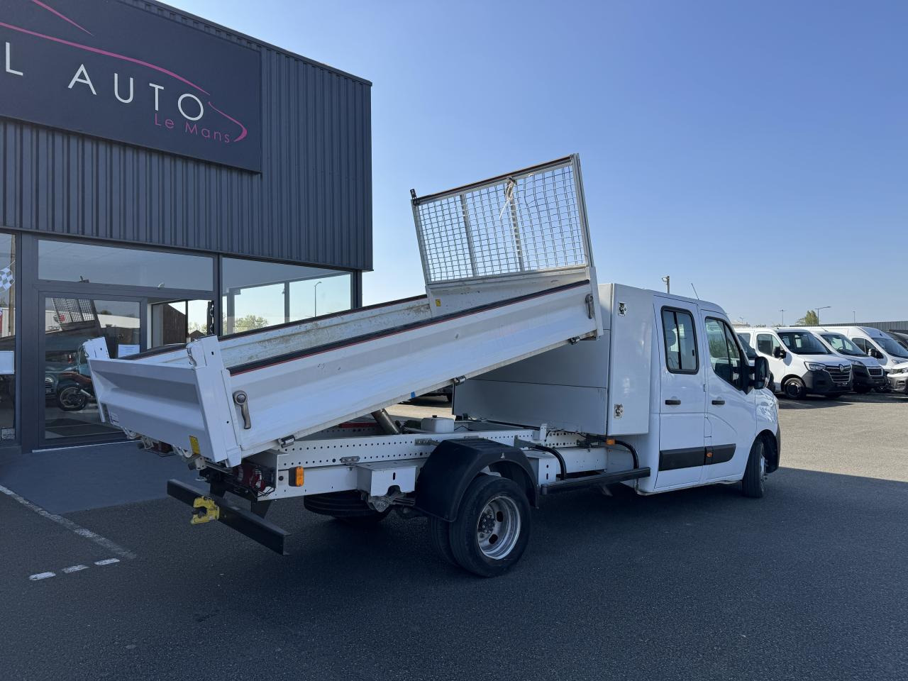 RENAULT MASTER 3T5 BENNE + COFFRE RJ DOUBLE CABINE 6 PL 2.3 DCI 130 CH CONFORT - Tipper van: picture 5 RENAULT MASTER 3T5 BENNE + COFFRE RJ DOUBLE CABINE 6 PL 2.3 DCI 130 CH CONFORT - Tipper van: picture 5