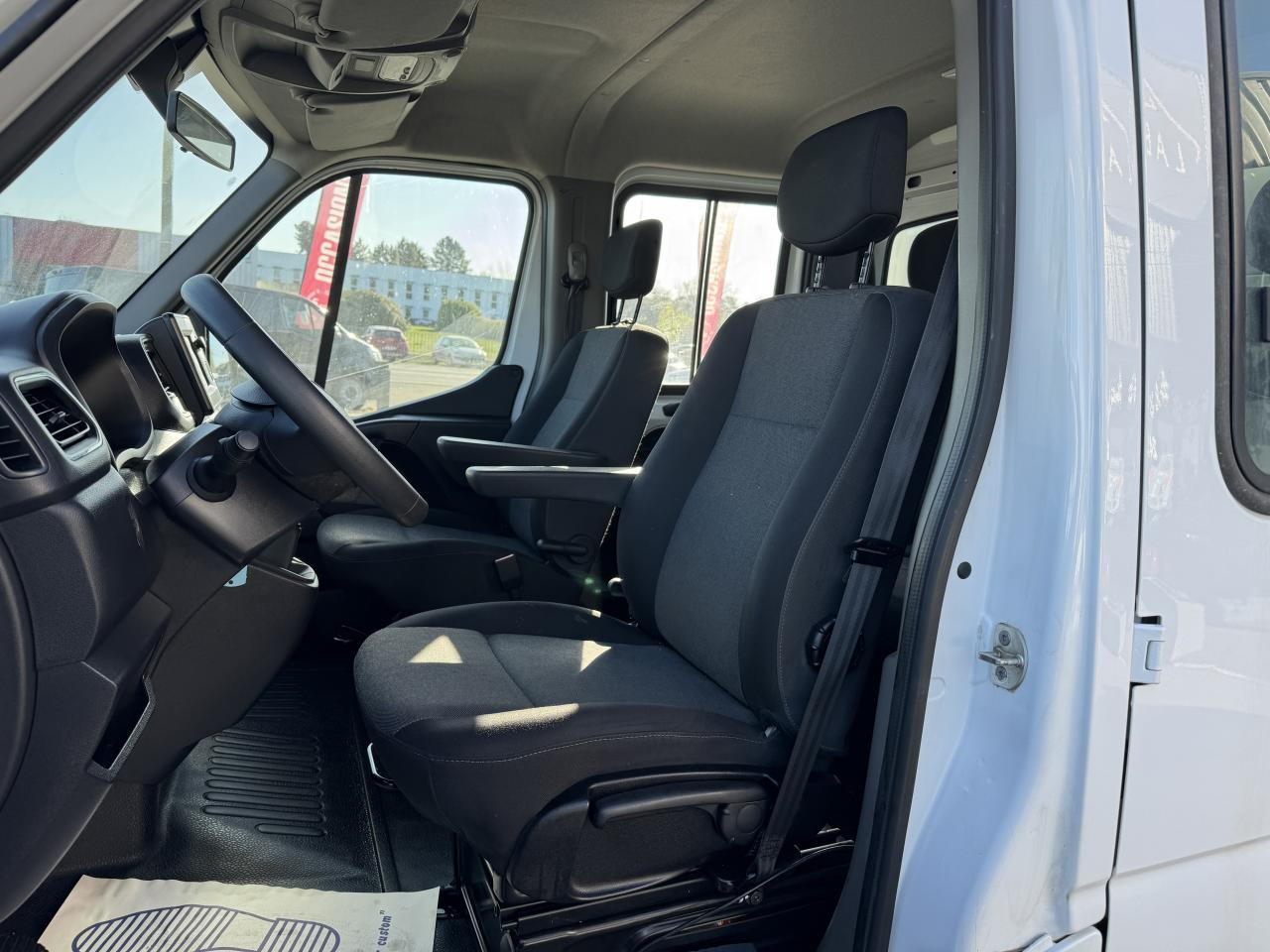 RENAULT MASTER 3T5 BENNE + COFFRE RJ DOUBLE CABINE 6 PL 2.3 DCI 130 CH CONFORT - Tipper van: picture 4 RENAULT MASTER 3T5 BENNE + COFFRE RJ DOUBLE CABINE 6 PL 2.3 DCI 130 CH CONFORT - Tipper van: picture 4