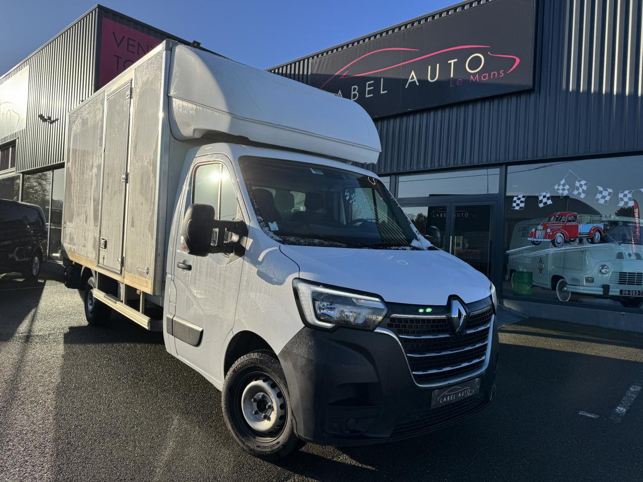 RENAULT MASTER 3T5 CAISSE 20M3 HAYON 2.3 DCI 145CH CONFORT - Closed box van: picture 3 RENAULT MASTER 3T5 CAISSE 20M3 HAYON 2.3 DCI 145CH CONFORT - Closed box van: picture 3