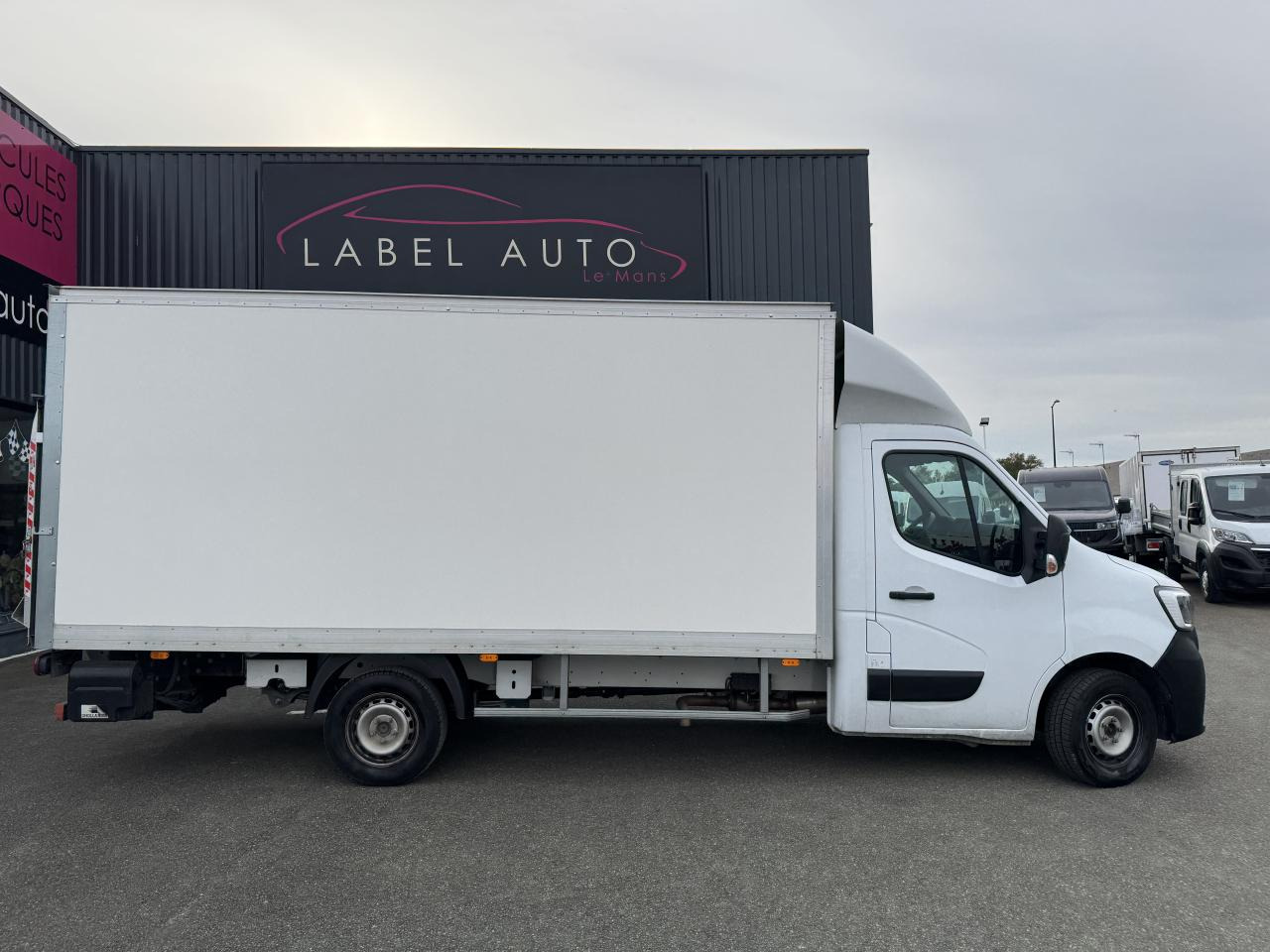 Closed box van RENAULT MASTER 3T5 CAISSE 20M3 HAYON 2.3 DCI 145CH CONFORT: picture 9 Closed box van RENAULT MASTER 3T5 CAISSE 20M3 HAYON 2.3 DCI 145CH CONFORT: picture 9