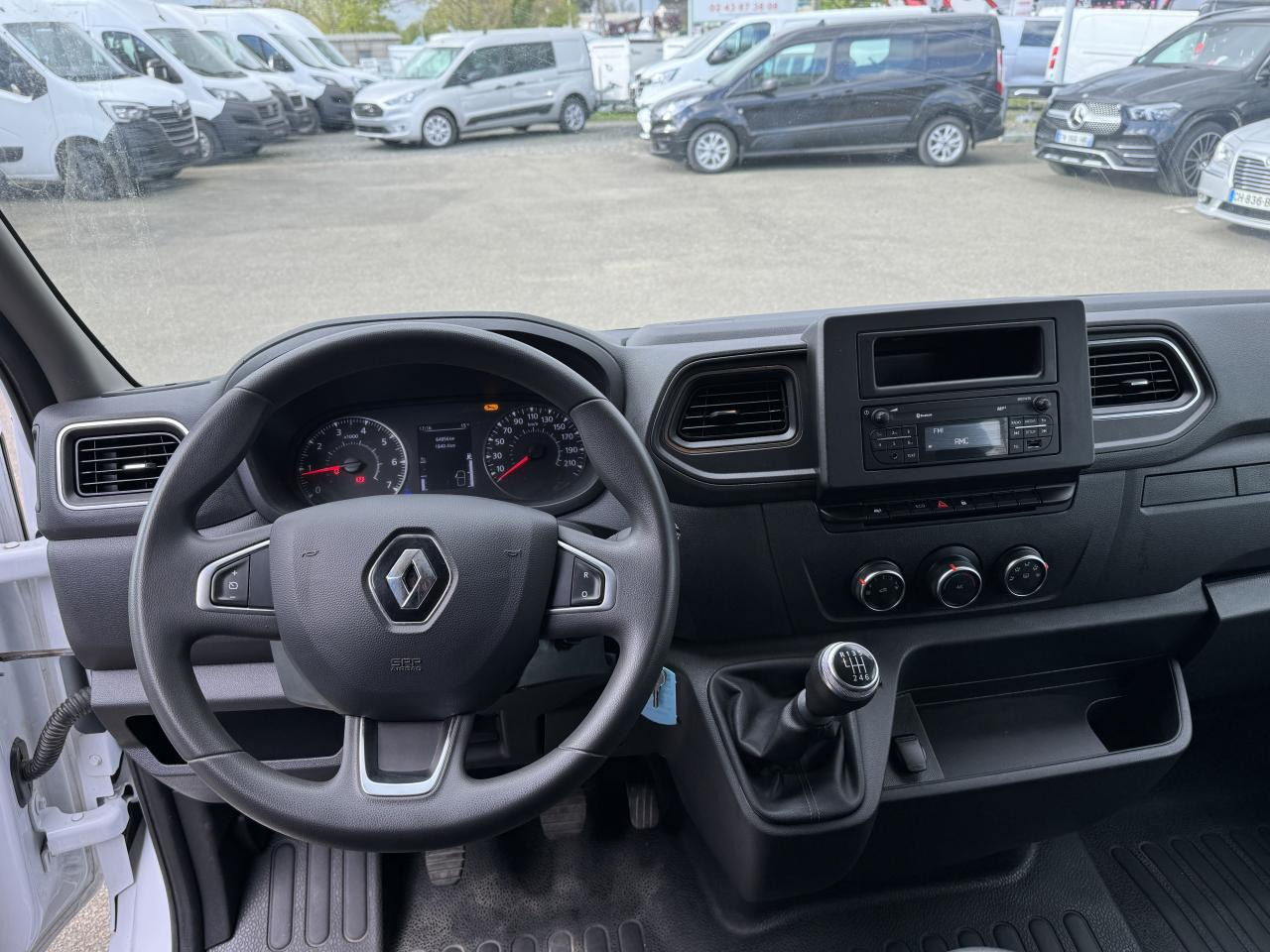 RENAULT Master Confort R3500RJ L4 2.3 dCi - 130 III CHASSIS DOUBLE CABINE Châssis Double Cabine L4 Pr - Tipper van, Combi van: picture 3 RENAULT Master Confort R3500RJ L4 2.3 dCi - 130 III CHASSIS DOUBLE CABINE Châssis Double Cabine L4 Pr - Tipper van, Combi van: picture 3