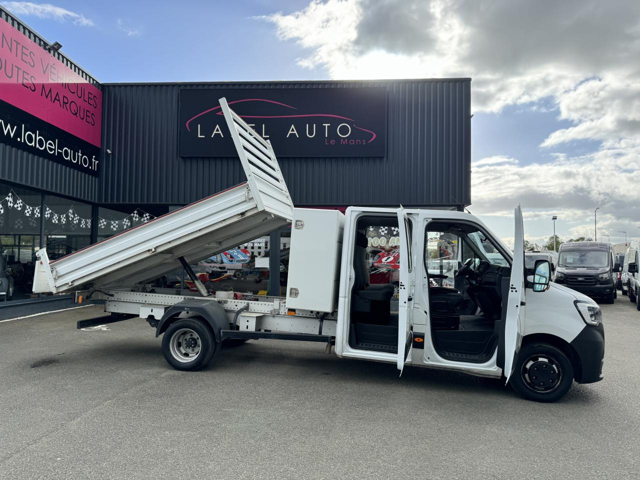 RENAULT Master Confort R3500RJ L4 2.3 dCi - 130 III CHASSIS DOUBLE CABINE Châssis Double Cabine L4 Pr - Tipper van, Combi van: picture 1 RENAULT Master Confort R3500RJ L4 2.3 dCi - 130 III CHASSIS DOUBLE CABINE Châssis Double Cabine L4 Pr - Tipper van, Combi van: picture 1