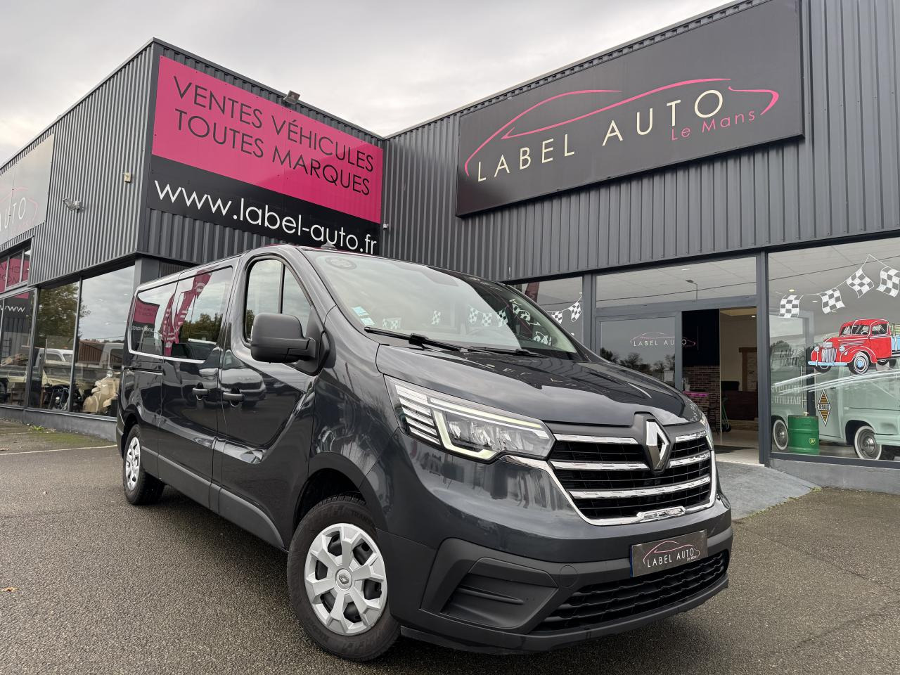 RENAULT Trafic L2 2.0 Energy dCi - 150 - S&S III COMBI Combi Zen L2H1 PHASE 3 - Passenger van: picture 2 RENAULT Trafic L2 2.0 Energy dCi - 150 - S&S III COMBI Combi Zen L2H1 PHASE 3 - Passenger van: picture 2