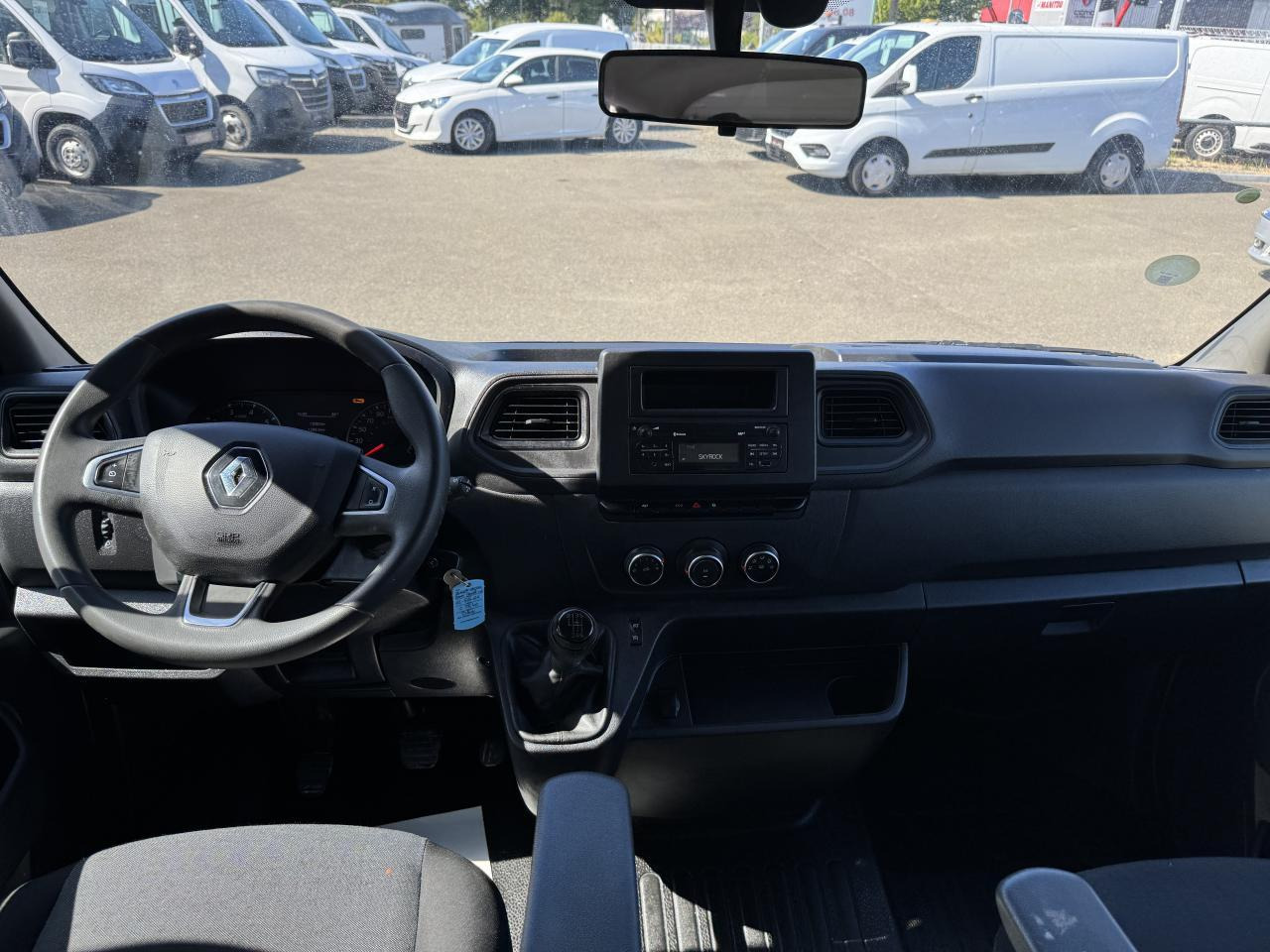 Renault Master RENAULT 3T5 BENNE + COFFRE RJ DOUBLE CABINE 6 PL 2.3 DCI 130 CH CONFORT + GPS + REGUL + CLIM - Tipper van: picture 3 Renault Master RENAULT 3T5 BENNE + COFFRE RJ DOUBLE CABINE 6 PL 2.3 DCI 130 CH CONFORT + GPS + REGUL + CLIM - Tipper van: picture 3