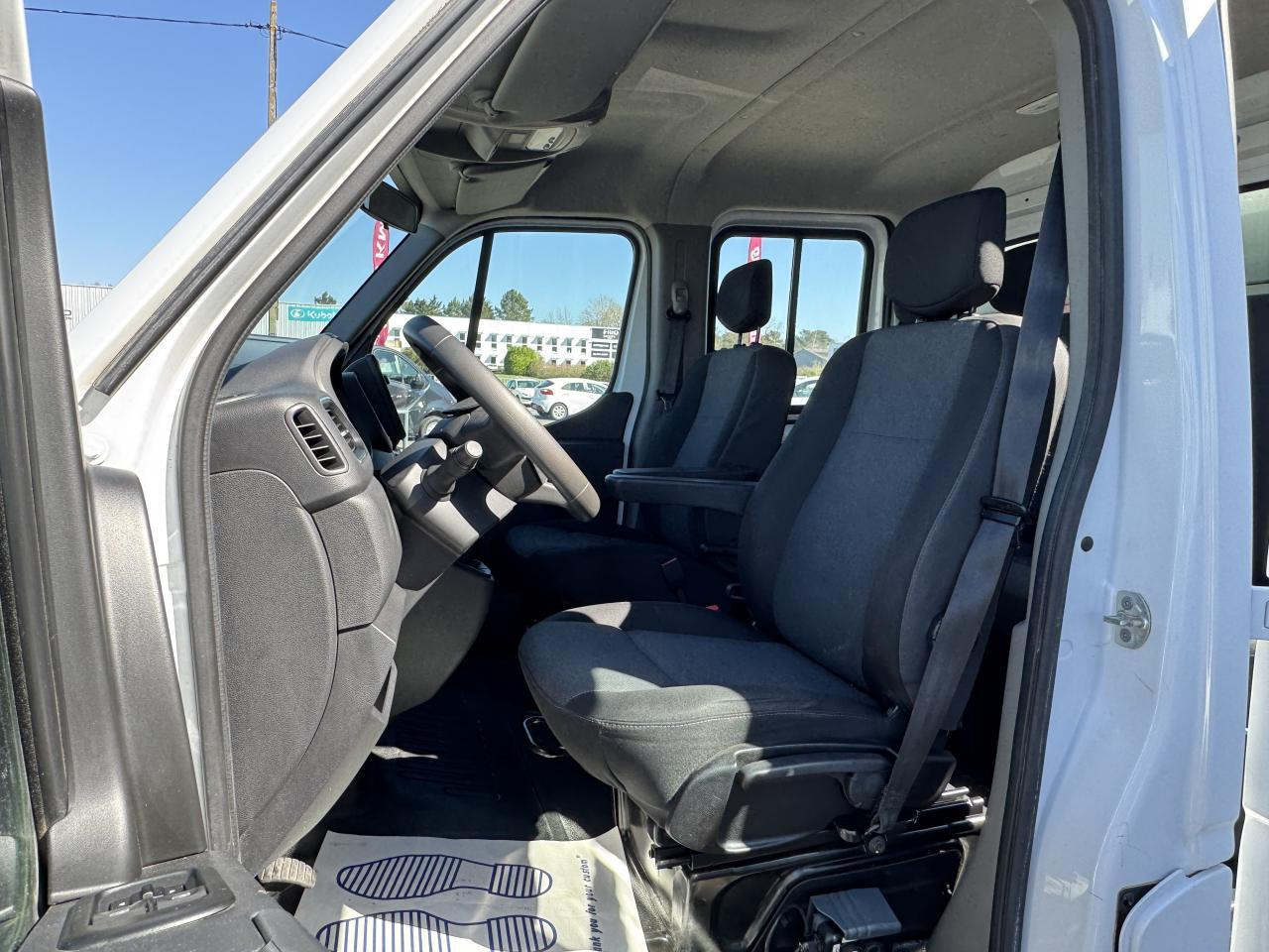 Renault Master RENAULT 3T5 BENNE + COFFRE RJ DOUBLE CABINE 6 PL 2.3 DCI 130 CH CONFORT + GPS + REGUL + CLIM - Tipper van: picture 4 Renault Master RENAULT 3T5 BENNE + COFFRE RJ DOUBLE CABINE 6 PL 2.3 DCI 130 CH CONFORT + GPS + REGUL + CLIM - Tipper van: picture 4