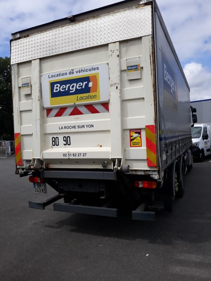 RENAULT C 42M3 380 CV RIDEAUX 6x2 - Curtainsider truck: picture 5 RENAULT C 42M3 380 CV RIDEAUX 6x2 - Curtainsider truck: picture 5