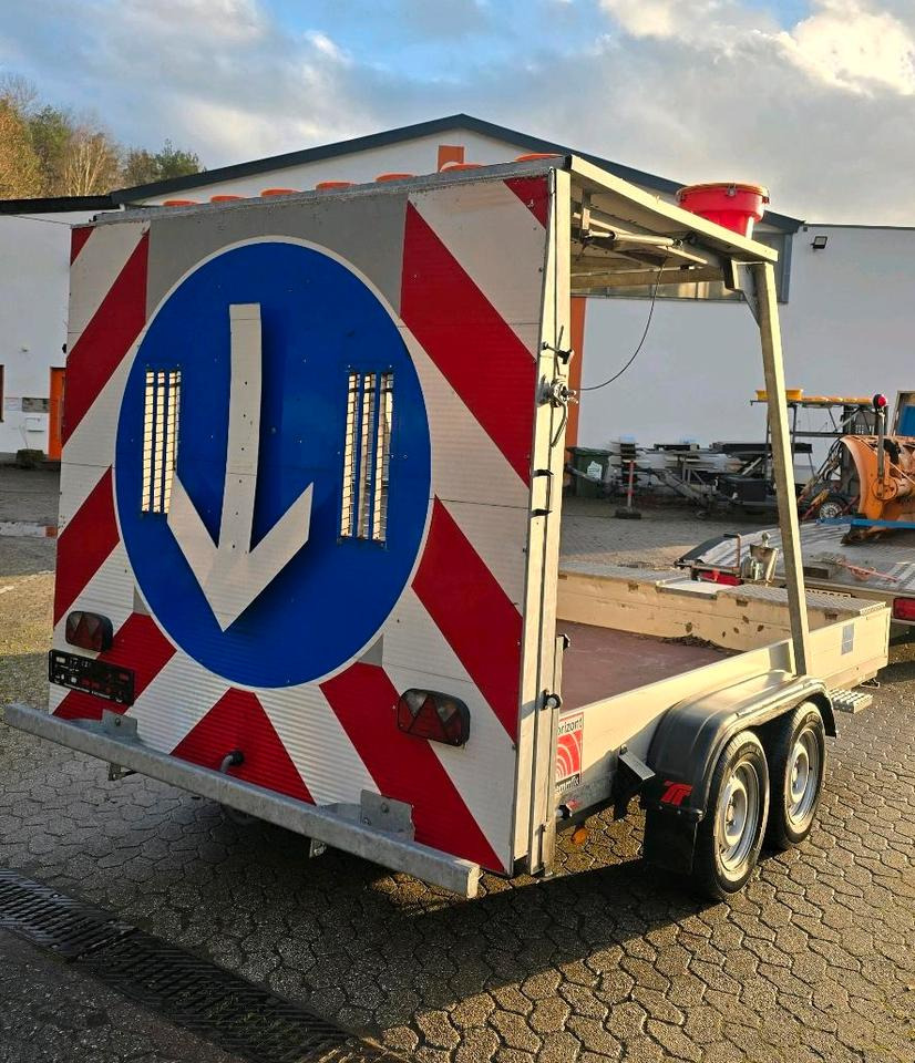 Horizont Trebbiner FA1 LRF 25.35 LED Absperrtafel Tandem Verkehrsleittafel FAT Verkehrssicherungsanhänger Nissen - Construction equipment, Trailer: picture 1 Horizont Trebbiner FA1 LRF 25.35 LED Absperrtafel Tandem Verkehrsleittafel FAT Verkehrssicherungsanhänger Nissen - Construction equipment, Trailer: picture 1