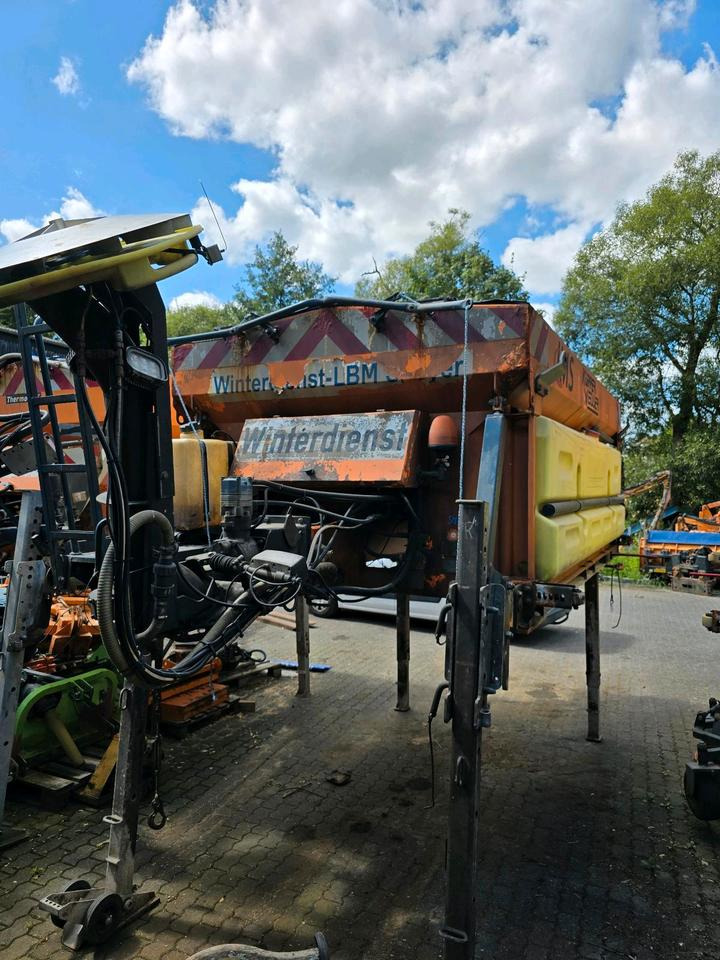 Küpper-Weisser IMSSM 5m3 Salzstreuer IMS Diese-Motor Salzsilo Winterdienst Schneepflug LKW Schmidt Stratos - Sand/ Salt spreader: picture 4 Küpper-Weisser IMSSM 5m3 Salzstreuer IMS Diese-Motor Salzsilo Winterdienst Schneepflug LKW Schmidt Stratos - Sand/ Salt spreader: picture 4