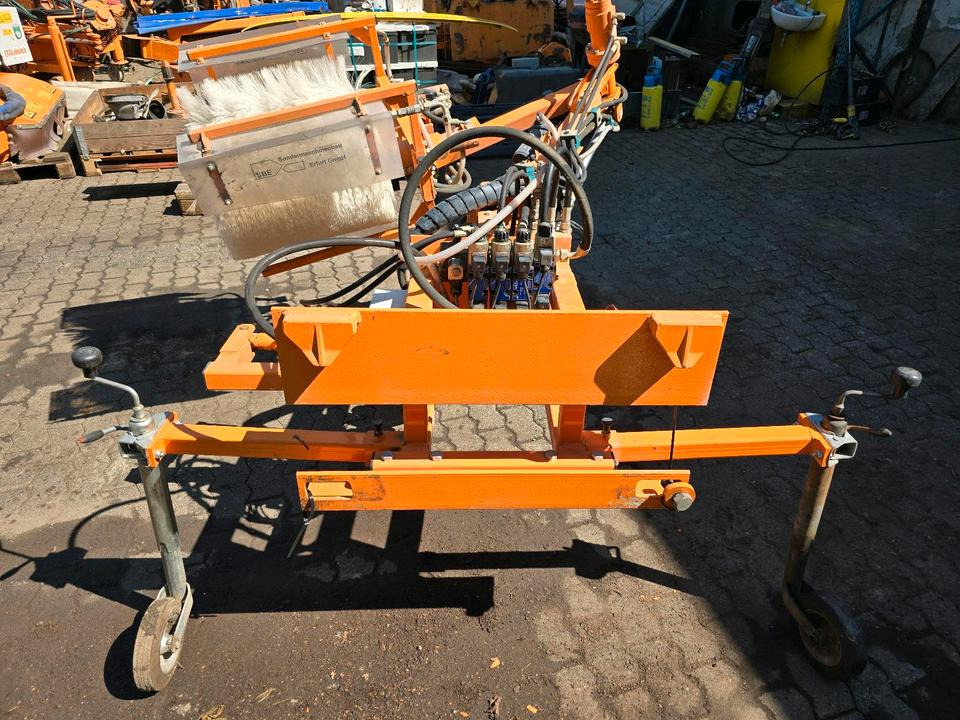 Leitpfostenwaschgerät WV 3-L Wassenberg Schmidt Drutzel für Unimog 405 U290 300 400 500 427 424 318 218 430 Leitpfosten - Broom: picture 1 Leitpfostenwaschgerät WV 3-L Wassenberg Schmidt Drutzel für Unimog 405 U290 300 400 500 427 424 318 218 430 Leitpfosten - Broom: picture 1