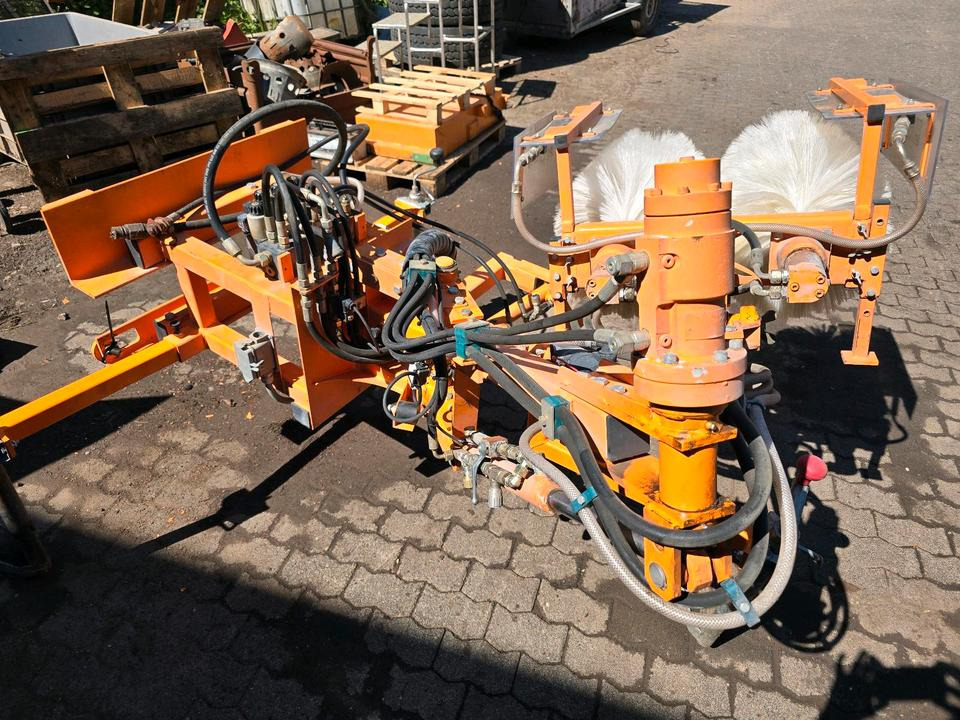 Leitpfostenwaschgerät WV 3-L Wassenberg Schmidt Drutzel für Unimog 405 U290 300 400 500 427 424 318 218 430 Leitpfosten - Broom: picture 3 Leitpfostenwaschgerät WV 3-L Wassenberg Schmidt Drutzel für Unimog 405 U290 300 400 500 427 424 318 218 430 Leitpfosten - Broom: picture 3