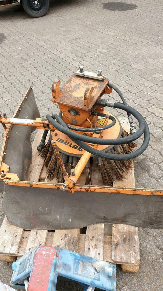 Mulag Wildkrautbürste Mähausleger Böschungsmulcher Dücker unimog - Broom: picture 1 Mulag Wildkrautbürste Mähausleger Böschungsmulcher Dücker unimog - Broom: picture 1