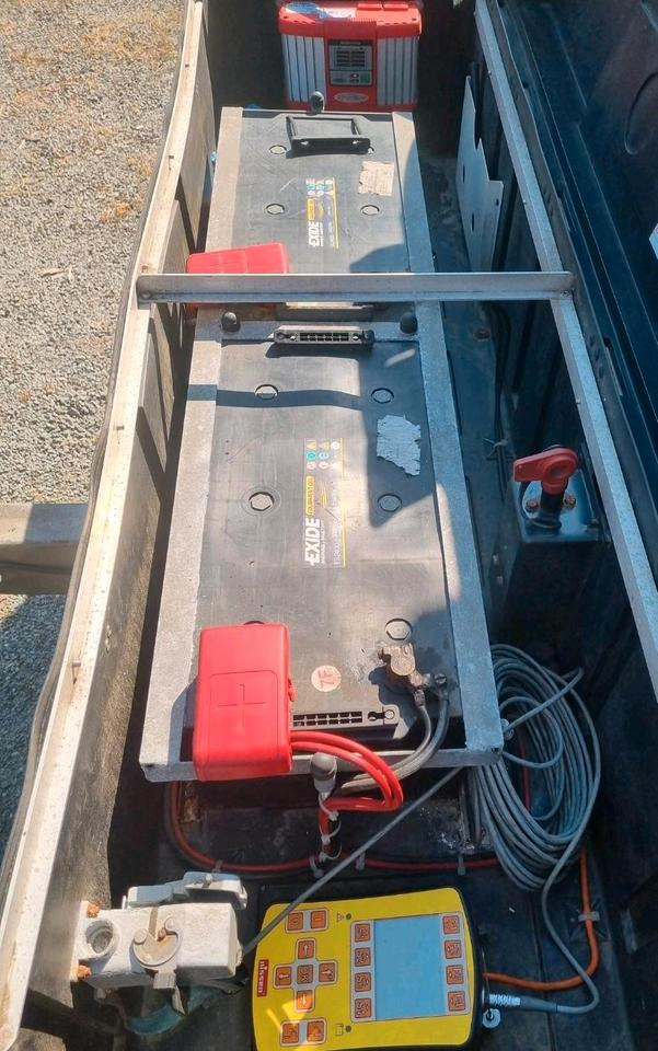 Nissen Absperrtafel VZ616 Verkehrssicherung Verkehrsleittafel Verkehrsleitanhänger Verkehrssicherungsanhänger AMD B3 Funkwarnmeldeanlage Trebbiner Mersch Autobahn - Construction equipment, Trailer: picture 4 Nissen Absperrtafel VZ616 Verkehrssicherung Verkehrsleittafel Verkehrsleitanhänger Verkehrssicherungsanhänger AMD B3 Funkwarnmeldeanlage Trebbiner Mersch Autobahn - Construction equipment, Trailer: picture 4