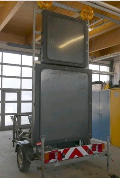 Nissen LED Vorwarntafel VLT Verkehrsleittafel Leittafel Sicherungsanhänger Verkehrsleitanhänger Verkehrssicherungsanhänger Verkehrsleitanhänger Verkehrsleittafel - Construction equipment, Trailer: picture 5 Nissen LED Vorwarntafel VLT Verkehrsleittafel Leittafel Sicherungsanhänger Verkehrsleitanhänger Verkehrssicherungsanhänger Verkehrsleitanhänger Verkehrsleittafel - Construction equipment, Trailer: picture 5
