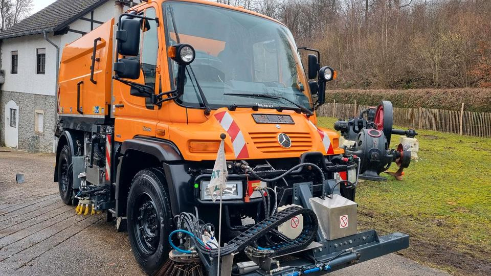 Unimog 9400km U400 405 Kehrmaschine SK 370 Schmidt Mercedes Benz Variopilot Kehraufbau Hydrostat 2011 Bluetec 5 - Road sweeper: picture 2 Unimog 9400km U400 405 Kehrmaschine SK 370 Schmidt Mercedes Benz Variopilot Kehraufbau Hydrostat 2011 Bluetec 5 - Road sweeper: picture 2