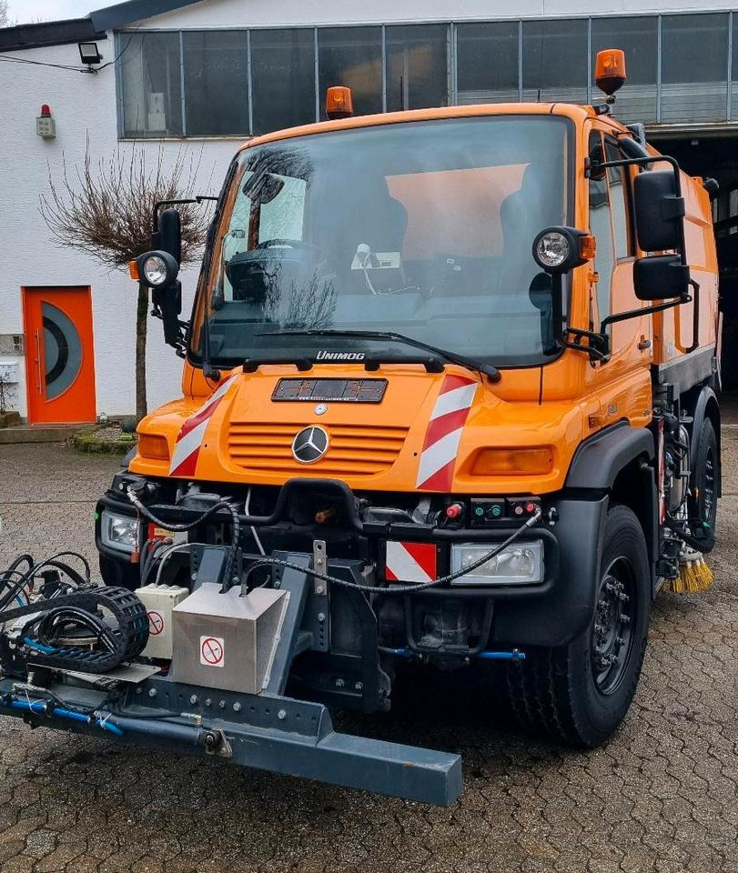 Unimog Kehrmaschine U400 405 Mercedes-Benz Hydrostat Wechsellenkung Variopilot - Road sweeper: picture 3 Unimog Kehrmaschine U400 405 Mercedes-Benz Hydrostat Wechsellenkung Variopilot - Road sweeper: picture 3