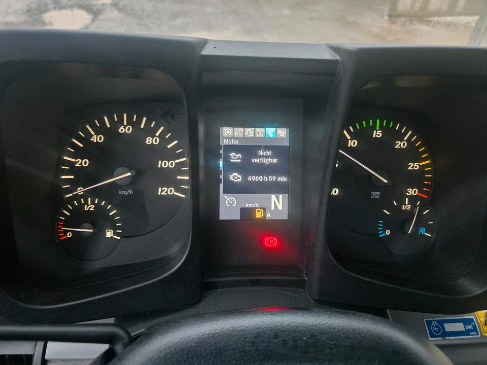 Snow removal vehicle Unimog U 430 EAS Easy-Drive Variopilot U527 535 430 427 423 Mercedes-Benz 405 UGE UGN Hydrostat: picture 12 Snow removal vehicle Unimog U 430 EAS Easy-Drive Variopilot U527 535 430 427 423 Mercedes-Benz 405 UGE UGN Hydrostat: picture 12