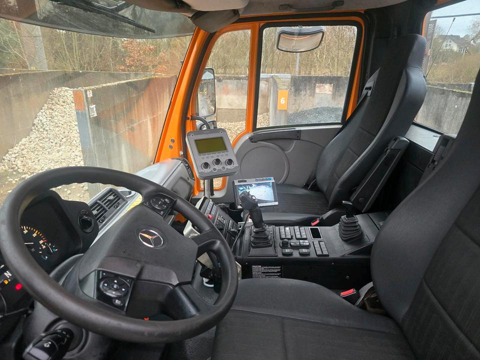 Snow removal vehicle Unimog U 430 EAS Easy-Drive Variopilot U527 535 430 427 423 Mercedes-Benz 405 UGE UGN Hydrostat: picture 9 Snow removal vehicle Unimog U 430 EAS Easy-Drive Variopilot U527 535 430 427 423 Mercedes-Benz 405 UGE UGN Hydrostat: picture 9